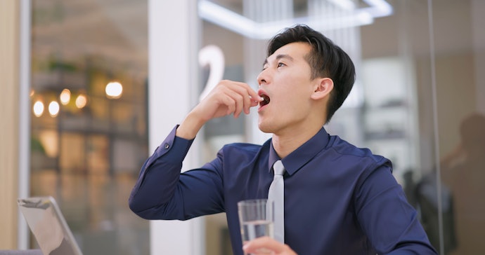 眼睛健康可參考葉黃素與維他命B群