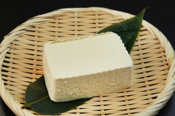 火鍋、燉煮:不易碎裂的板豆腐(木棉豆腐)