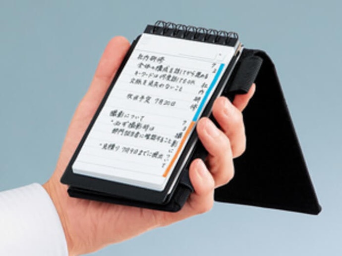可方便隨處書寫的穩固背板