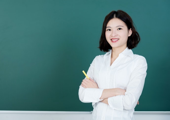 送老師參考實用的茶包咖啡組、護手霜禮盒