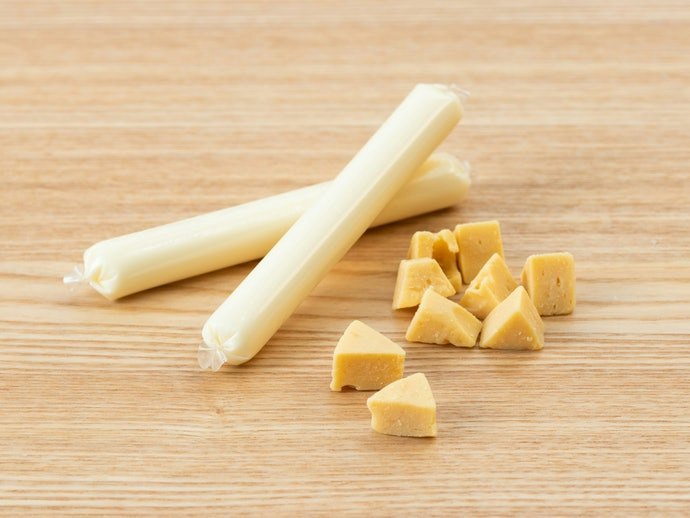 改善散步時的亂吠現象:利用香味強烈的零食轉移注意力