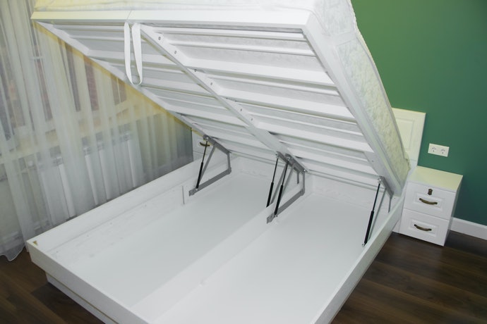 掀式床架型:適合收納大型物品