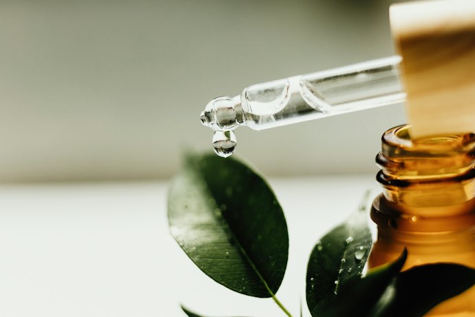 追求透亮膚色能參考維他命C、傳明酸