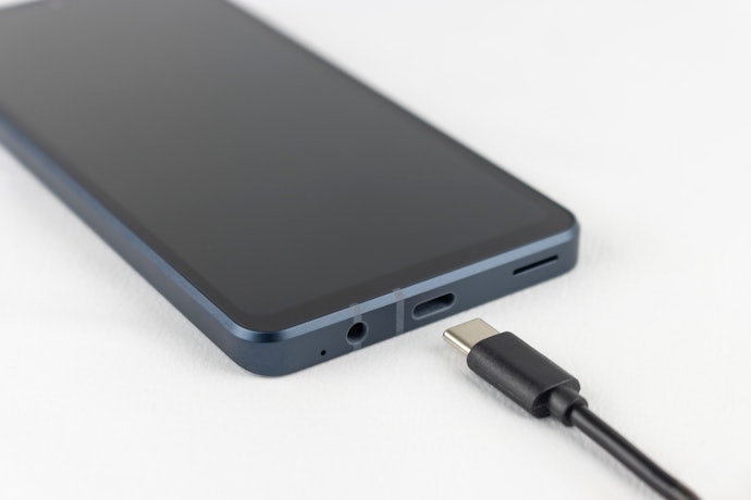 確認電池可續航8小時、防水防塵等級至少IP64