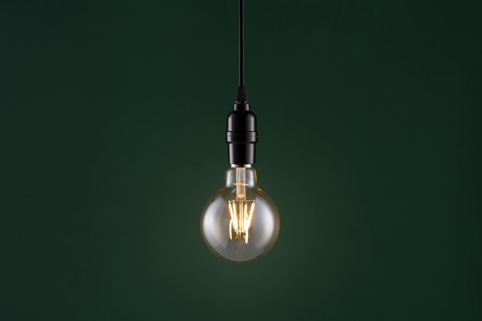 額定功率以電器總啟動功率加上20~30%為標準