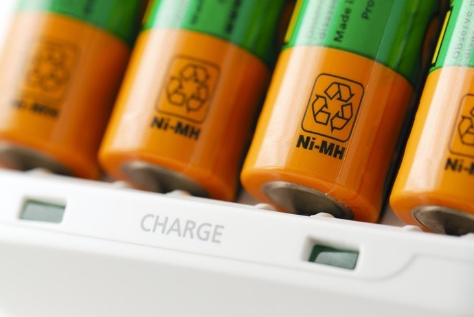 若有快充功能建議搭配好一點的充電器