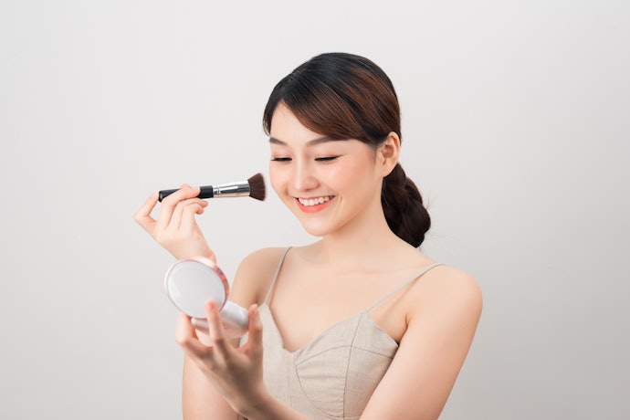 油性肌進入輕熟齡還是以控油型為主,但要根據出油量調整控油力