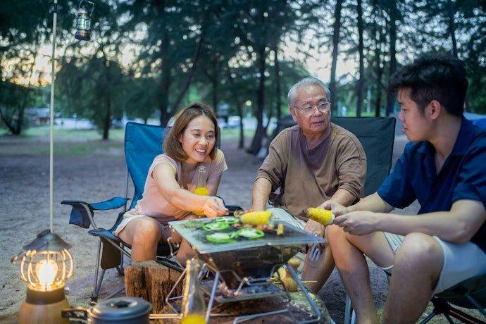 露營首選高腳折疊式或焚火台