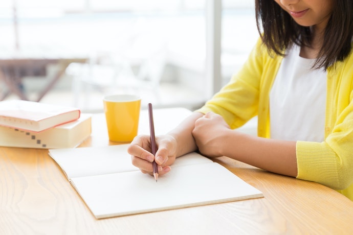 將小學應學習的國字都收錄在一冊
