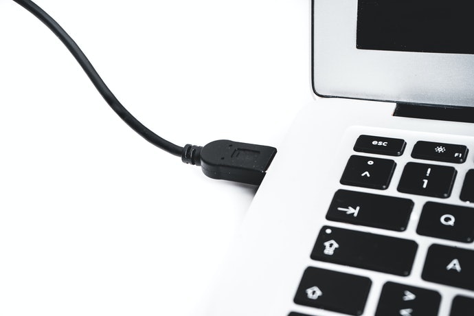 USB充電式:適合會在裝置周遭操作的人