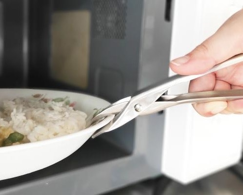 單側夾取:不受容器口徑限制,運用範圍廣