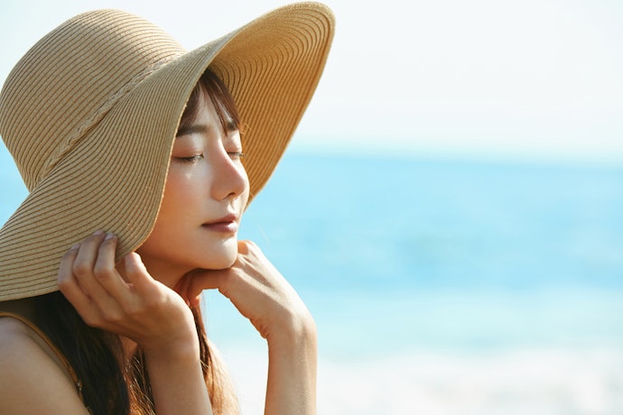 玩水或容易流汗以防水性能為主,並參考網路上的使用評價
