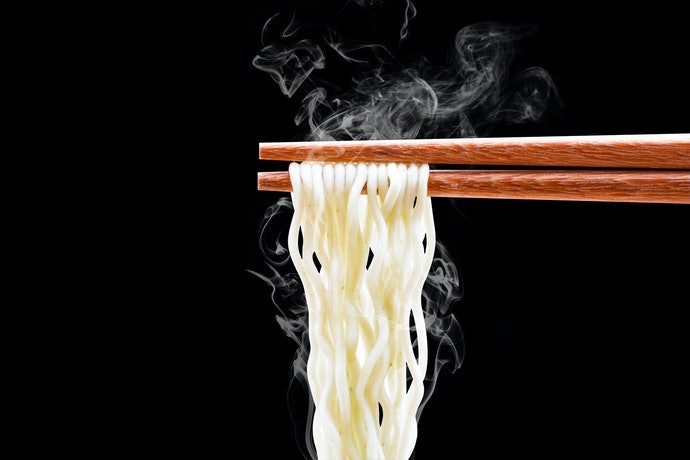 竹筷、木筷:質感絕佳,但需留意是否耐用