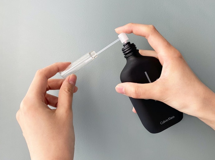 專用噴嘴:插入噴嘴即可填裝,但是液體易外漏