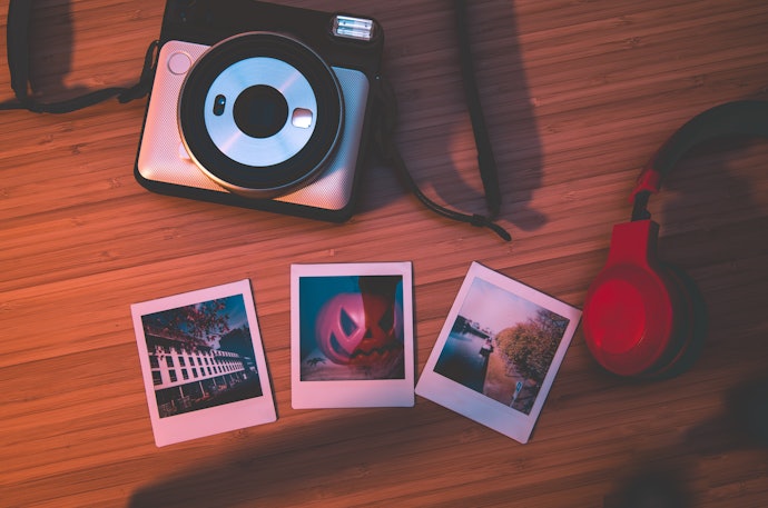 Instax Square / Wide 與 Polaroid 視覺效果佳成本高