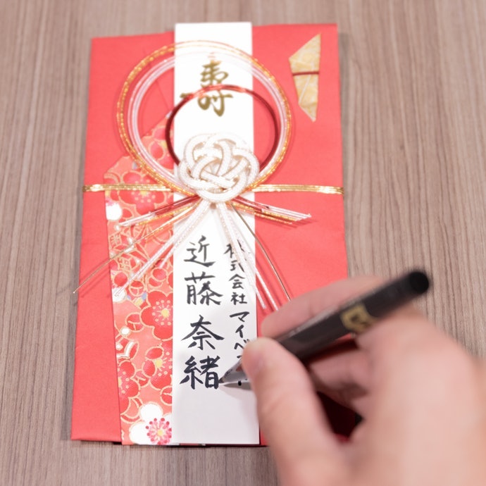 硬筆頭:能輕鬆寫出銳利的線條,適合初學者
