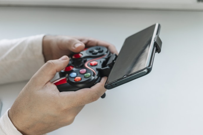 玩遊戲首要考慮尺寸,追劇則以解析度為優先