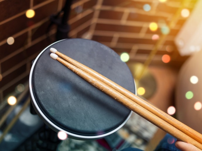 橡膠鼓面:耐用度佳,價格較親民