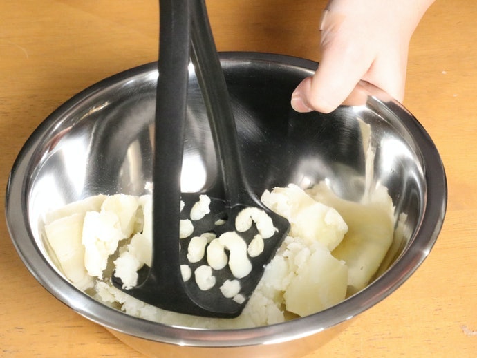 不容易刮傷鍋具的塑膠壓泥器
