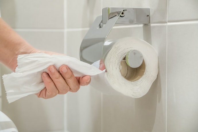 單手就可替換紙捲、斷紙的商品為佳