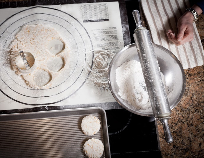 金屬材質:容易清潔保養,亦可冰鎮後使用