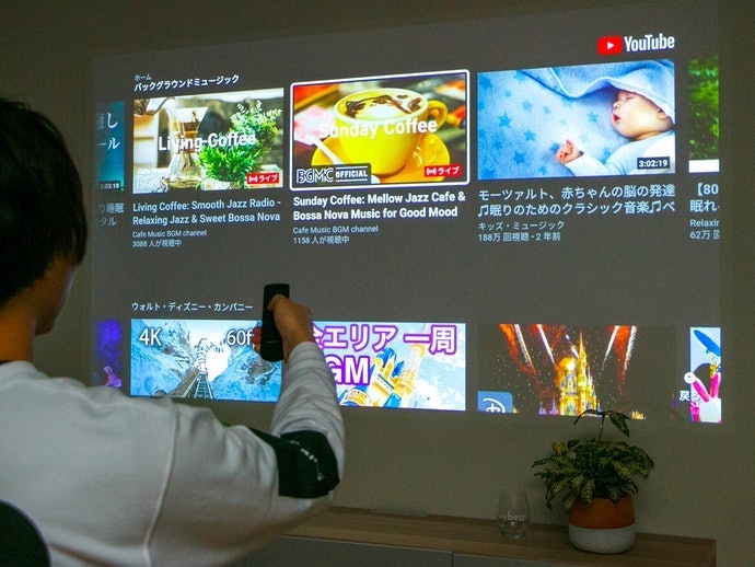 如搭載Android TV或Google TV,觀看串流內容較便利