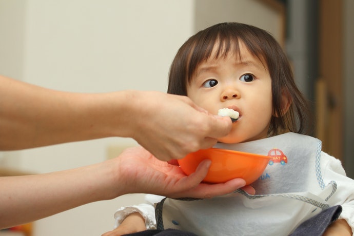 尼龍:容易清洗,食用水分較少的食物時最恰當