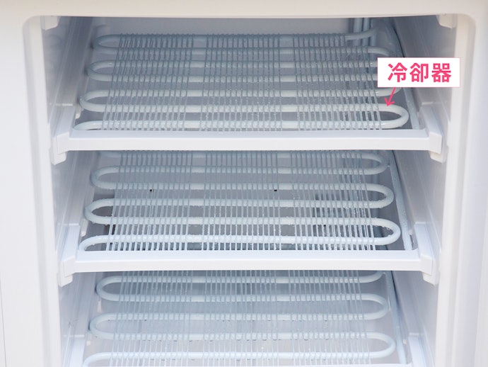 直冷式:可維持溫度穩定,價格相對親民但需手動除霜