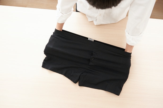 合成纖維、混合棉:速乾且伸縮性佳,不易產生皺摺
