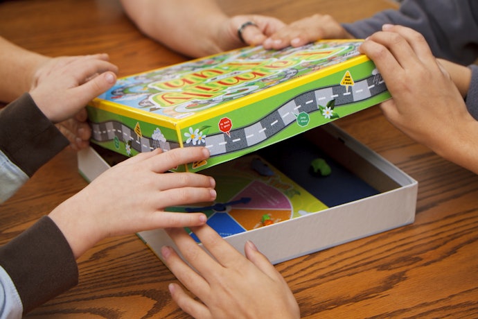 7~12歲:益智類遊戲、桌遊、運動類/學習類用品