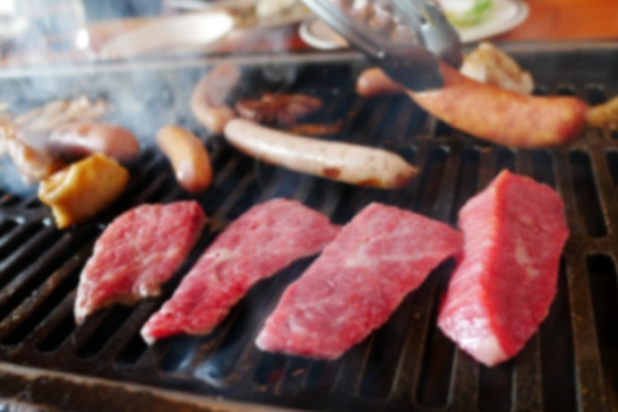想快速封肉汁參考高功率的鋁、銅或複合式材質